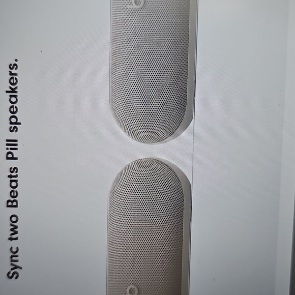 NIB Beats Pill x Kim Kardashian Wireless Bluetooth Speaker Portable Charger USBC - Picture 8 of 10